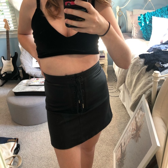 BLACK LEATHER LACE UP SKIRT - Picture 6 of 6